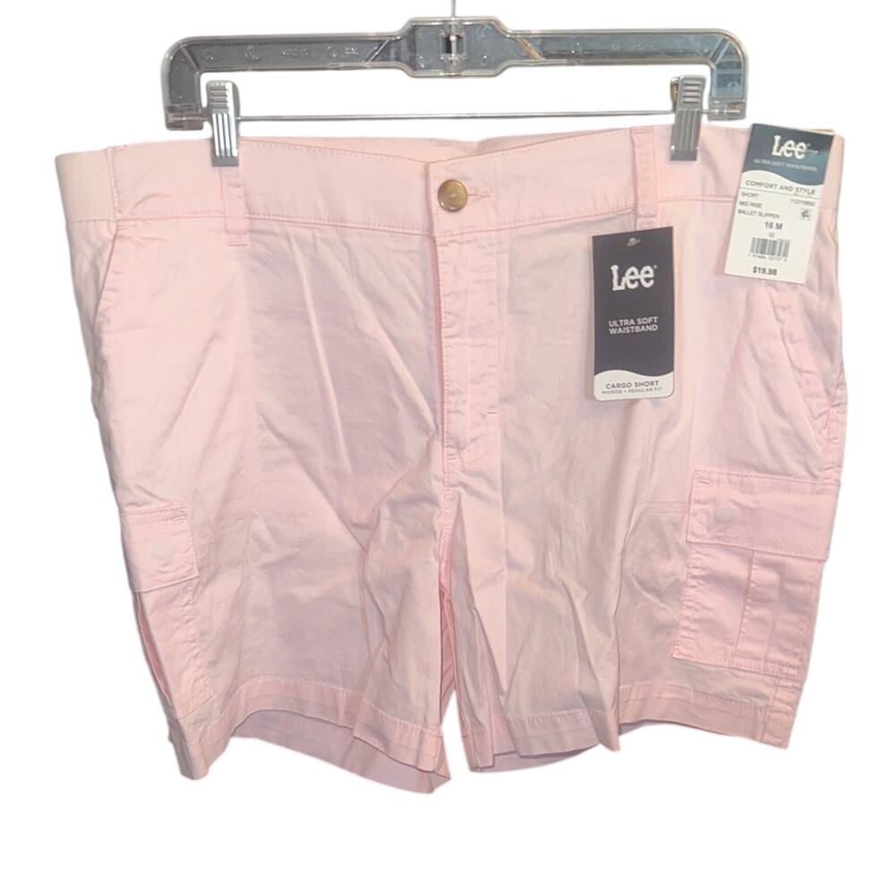 Lee Women's Light Pink Cargo Shorts with Side Pockets Size 16 NWT